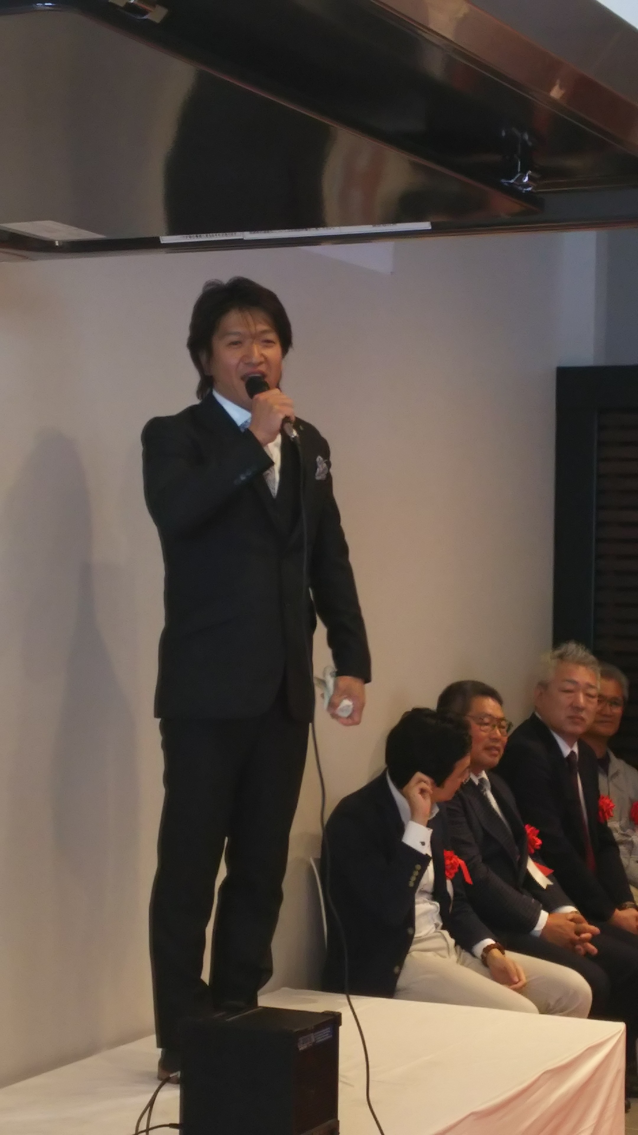 人の出会いと感謝を忘れずに愛される会社作りを行うと述べた及川達也社長