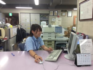 入所者の受付の業務を担当する廣田選手